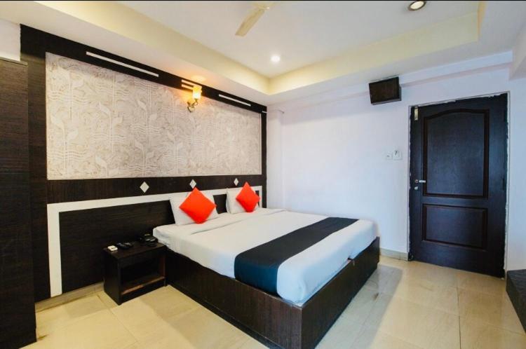 Seasons Residency Hotel Bangalore Buitenkant foto